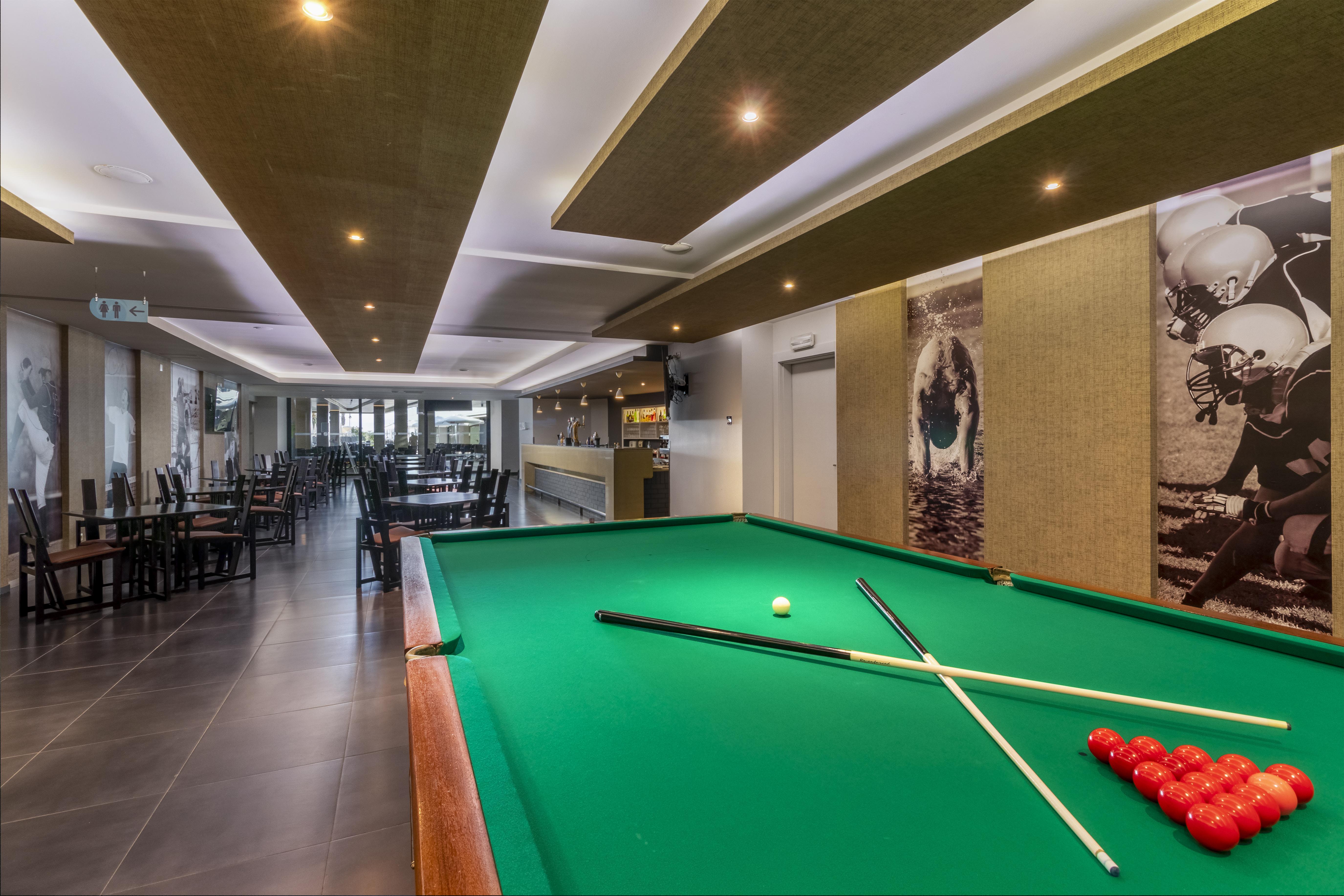 Enotel Lido - All Inclusive Funchal  Exterior foto A pool table at the clubhouse